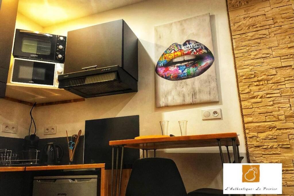 L'Authentique - Le Poirier Apartment Орлеан Екстериор снимка